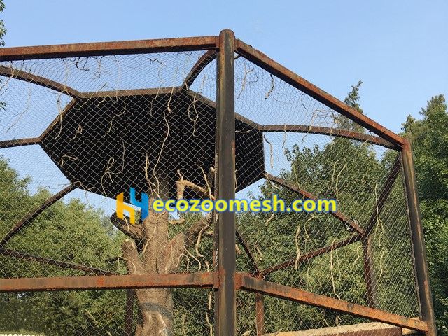 Eagle netting fence